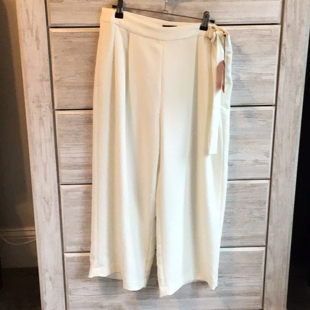 Vince Camuto Cream Wide Leg Culotte Pant